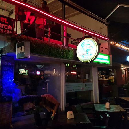 Casa Blanca Hostel Medellin Exterior photo
