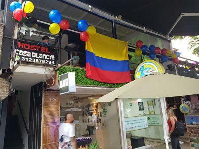 Casa Blanca Hostel Medellin Exterior photo