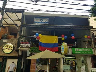 Casa Blanca Hostel Medellin Exterior photo